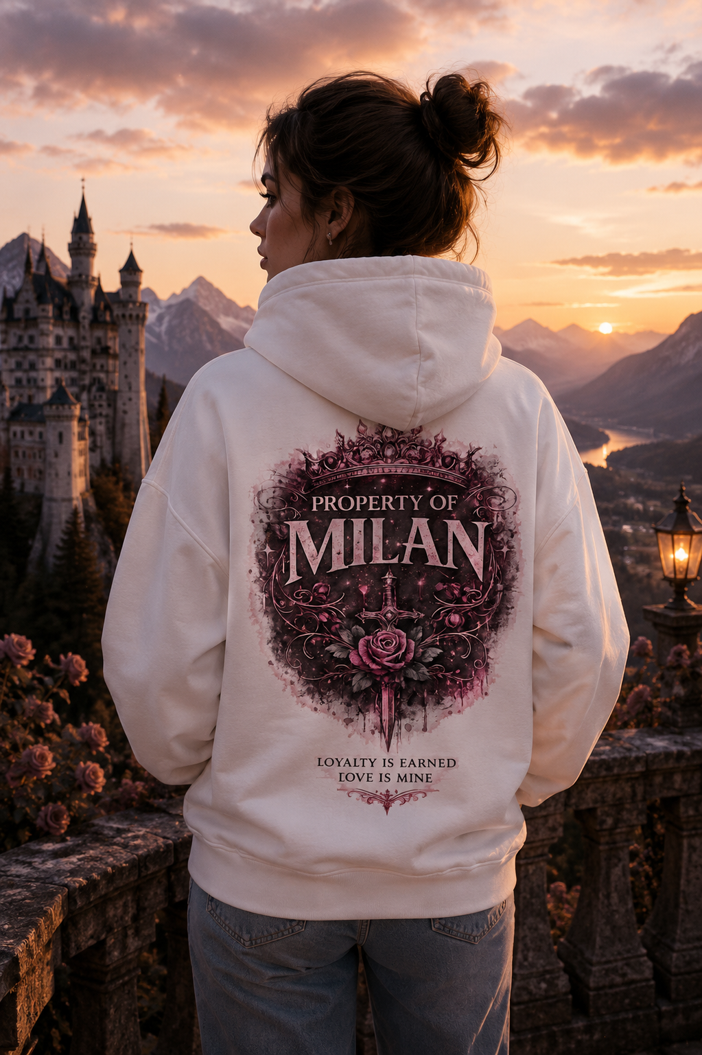 Der exklusive „Property of Milan“ Premium-Hoodie
